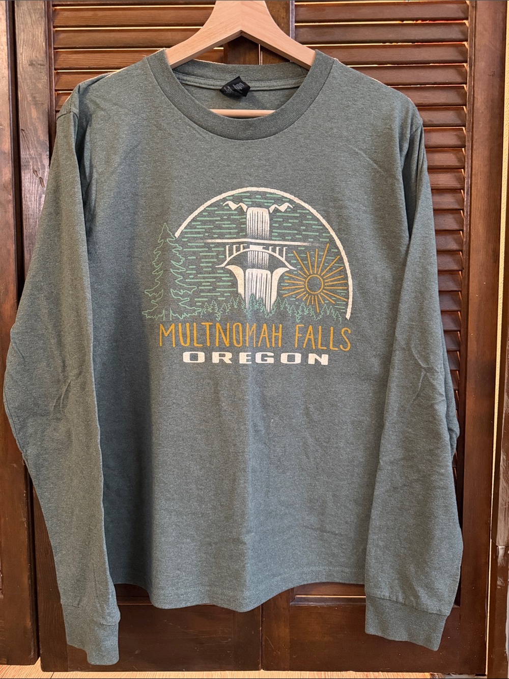 Multnomah Falls Oregon Long-Sleeve Graphic Tee - Green